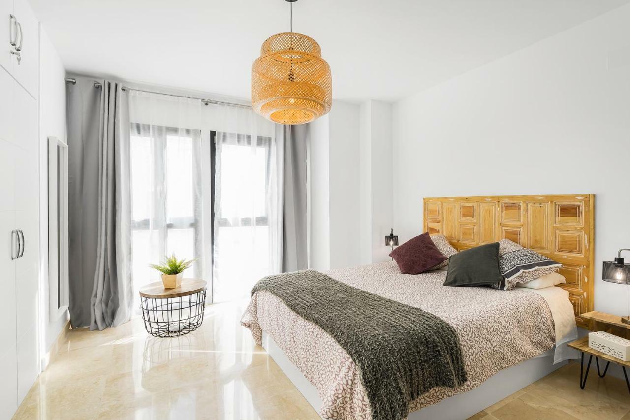 Apartamento Lujo Ancha Del Carmen Малага Экстерьер фото